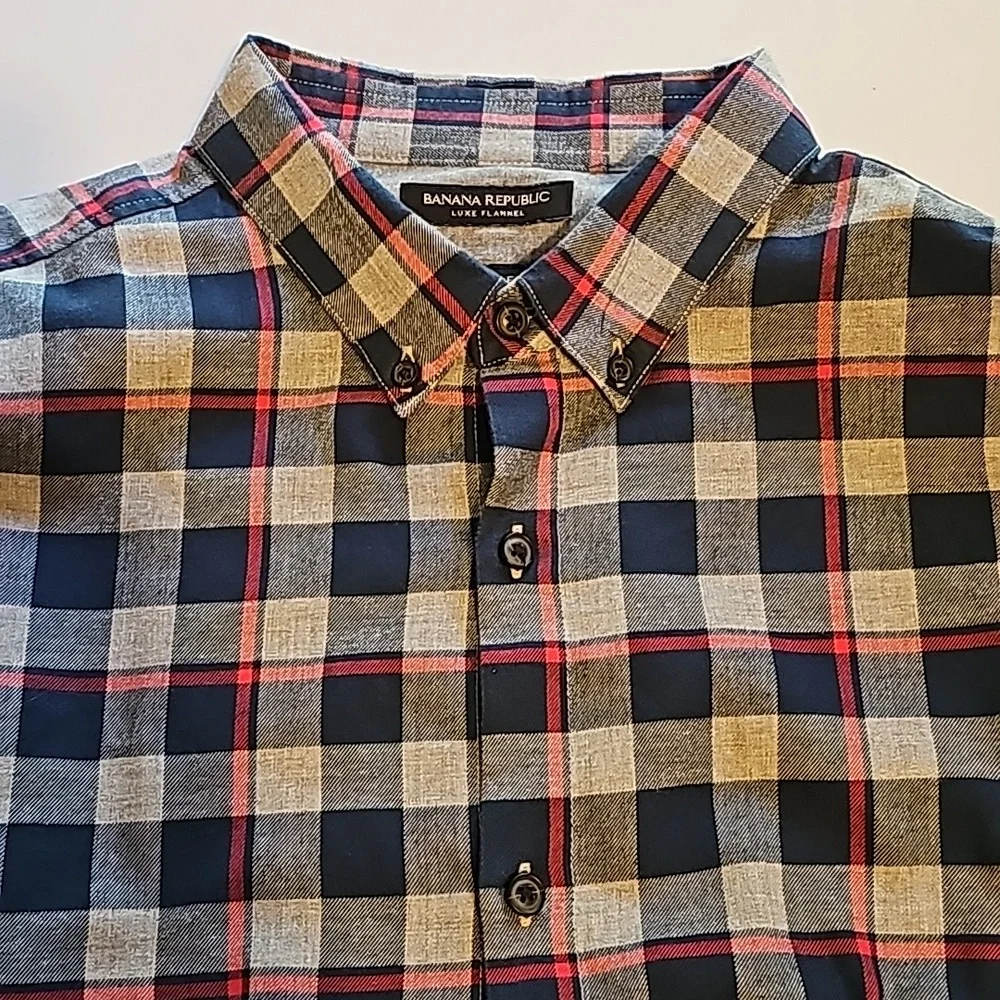 Banana Republic Men's Plaid Flannel Button-Down Shirt Size L‎